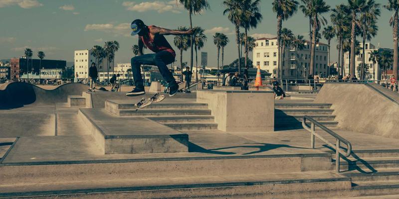 从Abbott's Story看医疗品牌年轻化：如何用创意写作与社群力量重塑叙事