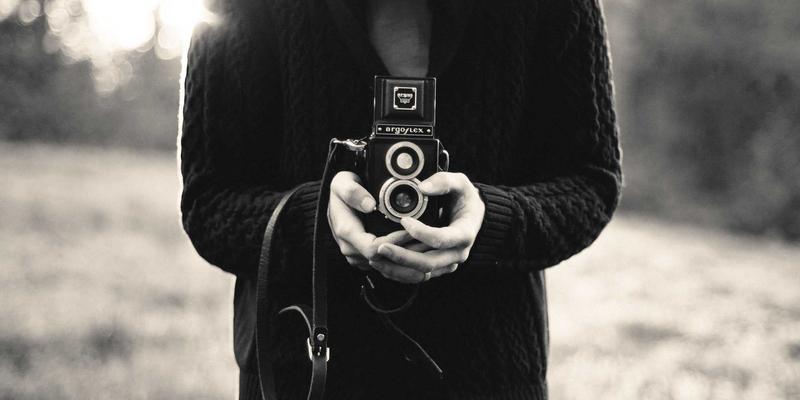 从虚构到共同体：Abbott's Story如何通过叙事整合医疗生态的声音